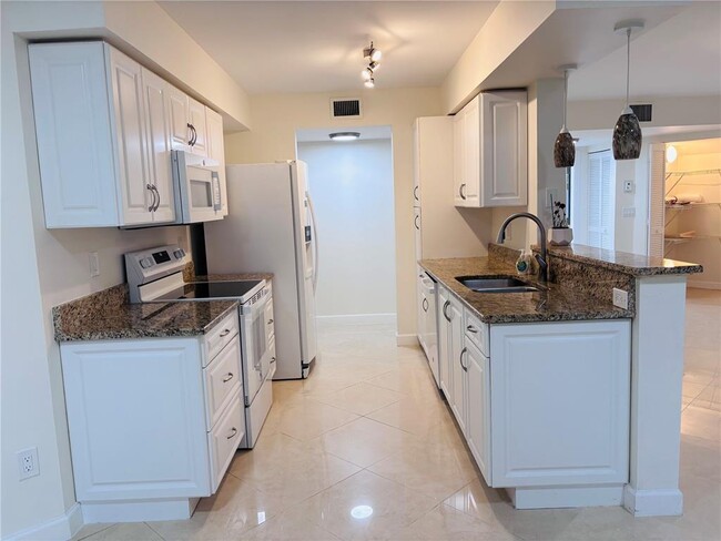 Building Photo - 942 NW 92nd Terrace