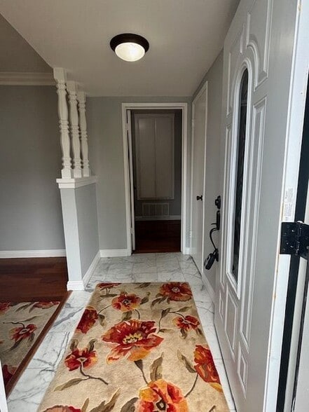 Building Photo - 8640 Ardendale Ave