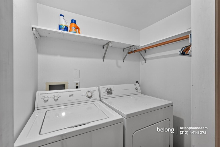 Building Photo - 1295 Balsam Dr