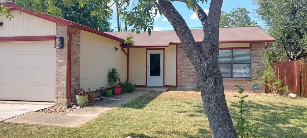 Building Photo - 5859 Sun Farm