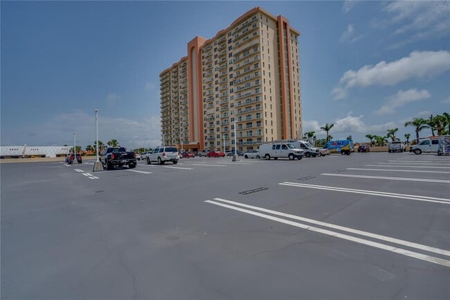 Building Photo - 4900 Brittany Dr S