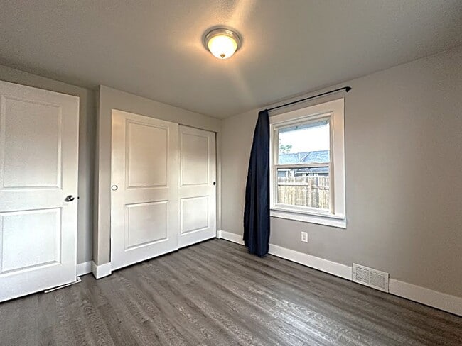 Building Photo - Cozy Meets Chic – 2BR Home with Outdoor Bliss!