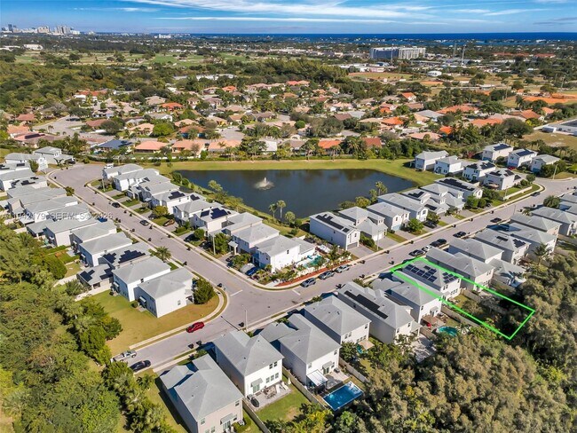 Building Photo - 1827 Lake Cove Dr