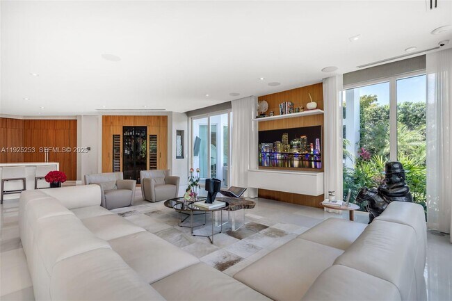 Building Photo - 420 Island Dr