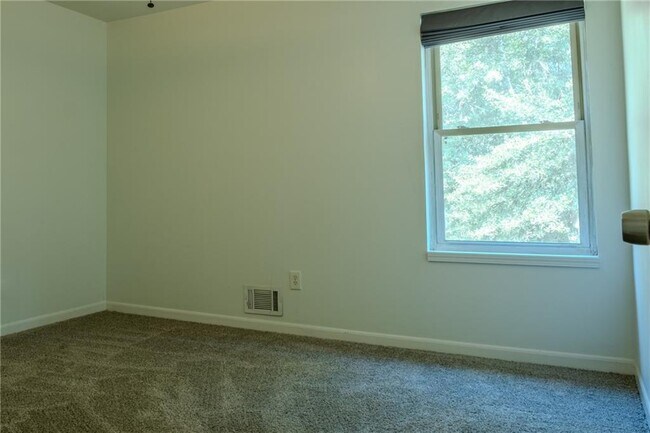 Building Photo - 8025 Cedar Cove