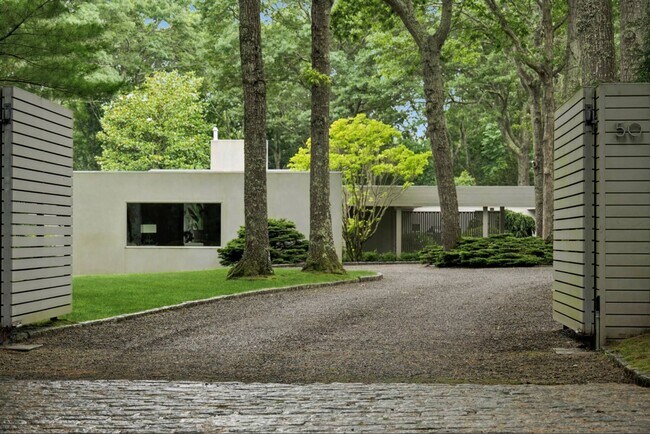 Building Photo - 50 Old Farm Rd