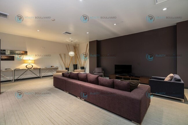 Building Photo - Modern 1 Bedroom 1 Bath Luxury Condo at Th...