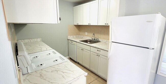 Building Photo - 38255 Fairway Ct