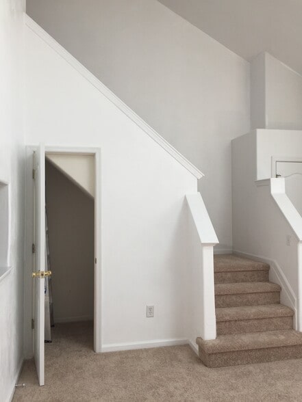 Building Photo - 4609 Olde Stone Way