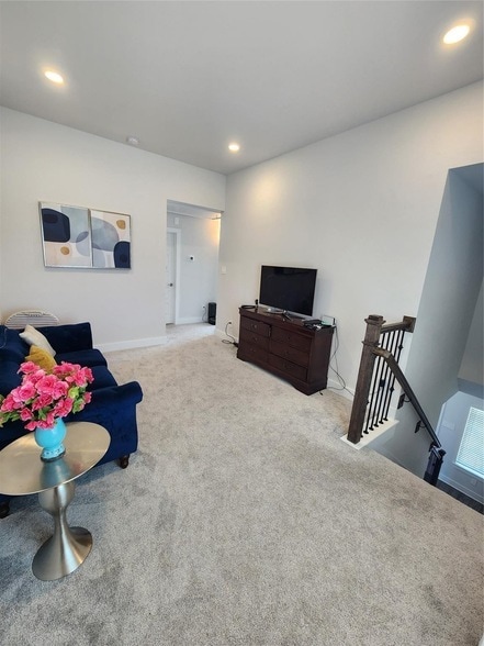 Building Photo - 10603 Whitejacket