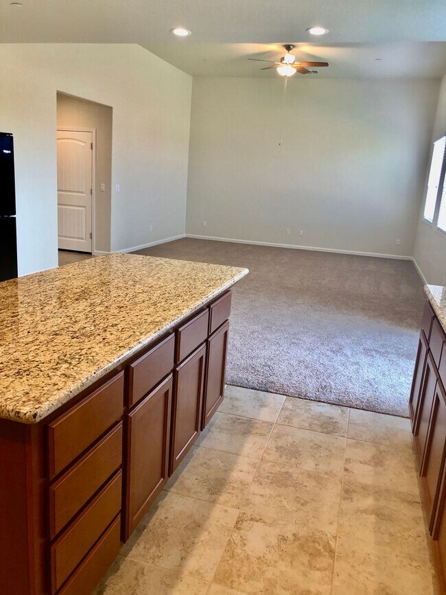 Building Photo - REDUCED!!!  Charming 5 Bedroom 3 Bath Home for Rent