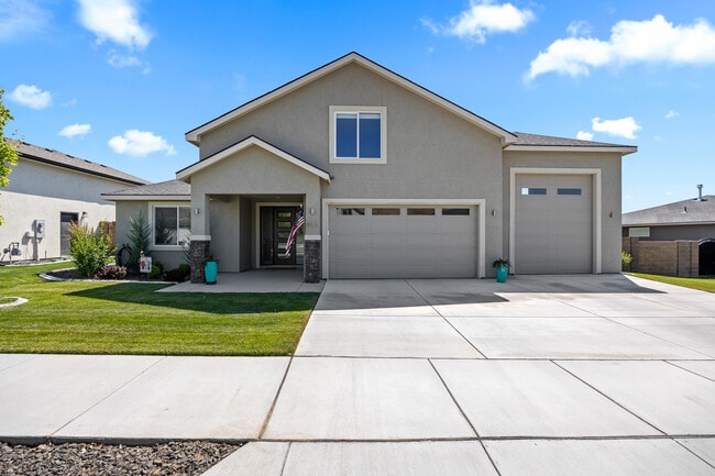 Primary Photo - 4165 Corvina St