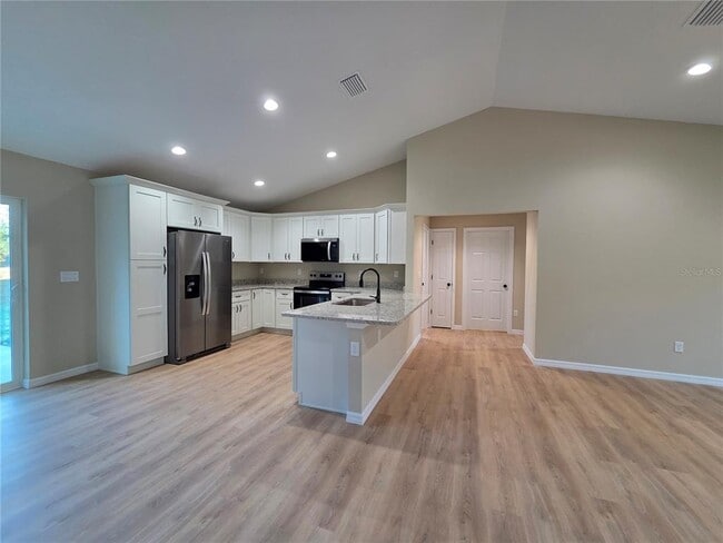 Building Photo - 8881 SW 138 Ln