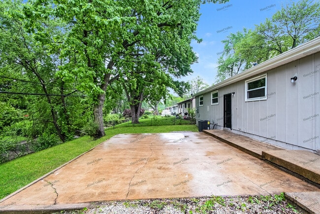 Building Photo - 609 Lynn Haven Ln