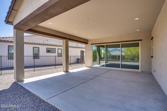 Building Photo - 20531 W Mariposa St