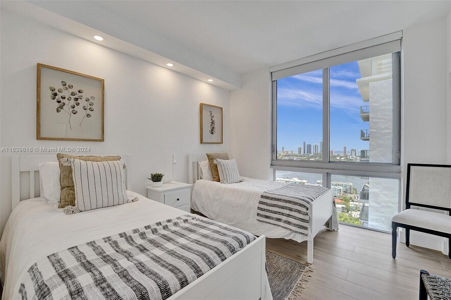 2nd Bedroom - 16385 Biscayne Blvd