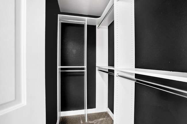 Building Photo - 3911 Shoma Dr