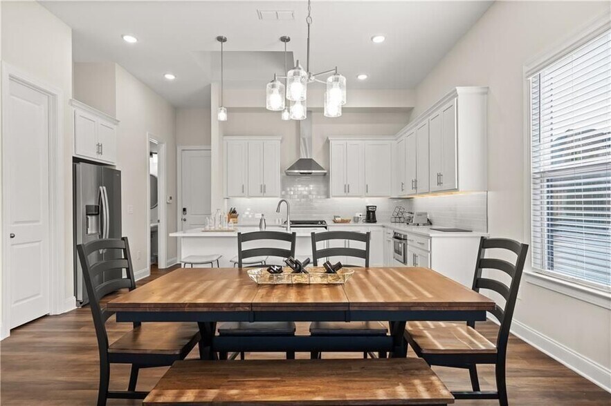 Building Photo - 201 Prairie Ln