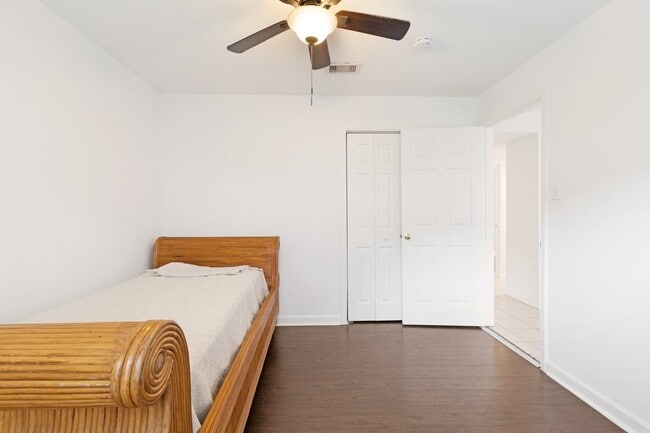 Building Photo - 1217 Market St