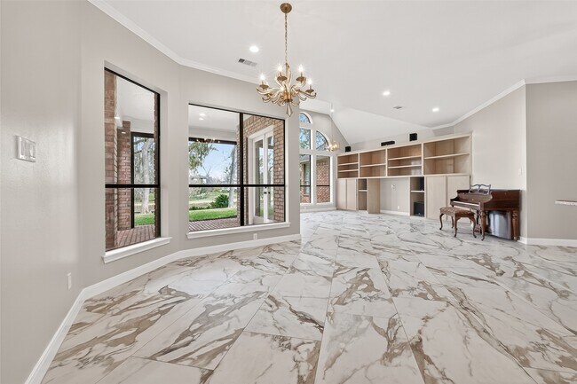 Building Photo - 4910 Waterbeck St