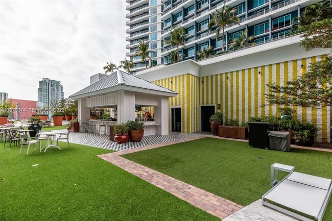 Building Photo - 1300 S Miami Ave