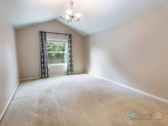 Building Photo - Beautiful 3 Bed/3 Bath Home!