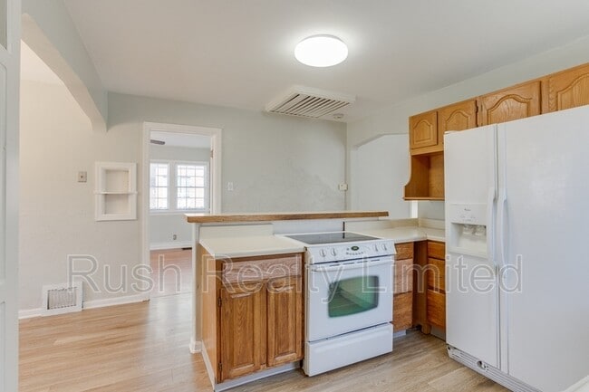 Building Photo - 3703 S Sherman St