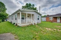 Building Photo - Very nice home located less than 5 minutes...