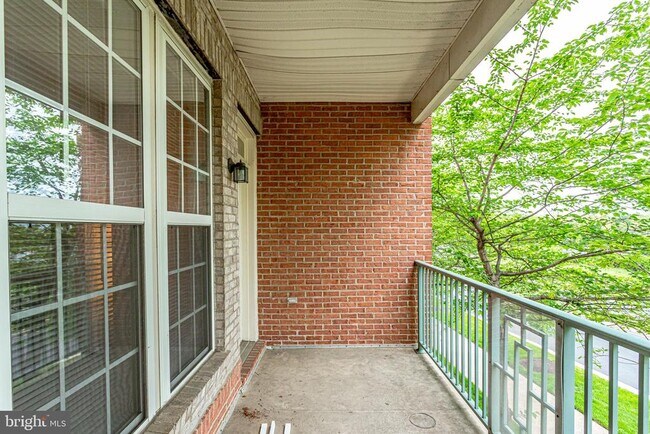Building Photo - 12190 Abington Hall Pl