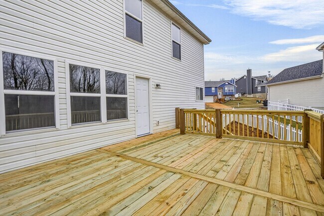 Building Photo - NEWLY RENOVATED HOME