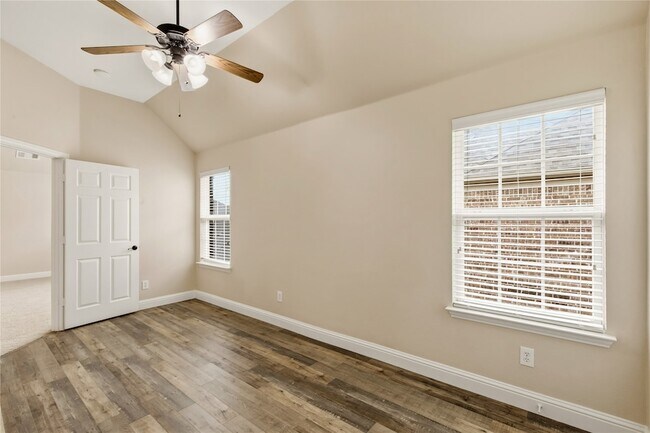 Building Photo - 3167 Izabella Ct
