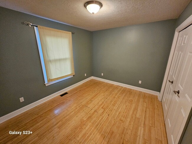 Building Photo - 6169 Marteney Ave