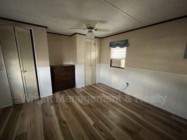 Building Photo - 2050 Lullaby Dr
