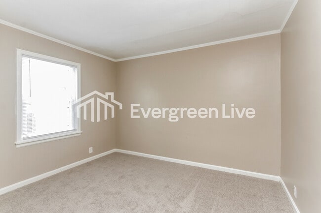 Building Photo - 225 Burke Ave