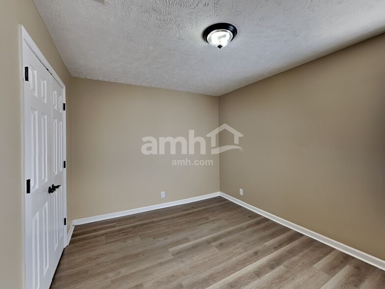 Building Photo - 4861 Nina Marie Ave