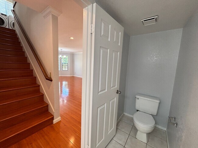 Building Photo - 8837 La Margarita Way