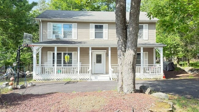 Building Photo - 1140 Country Pl Dr