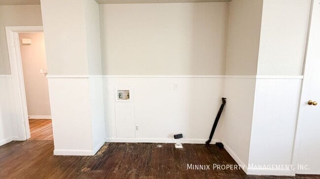 Building Photo - 2420 33rd St