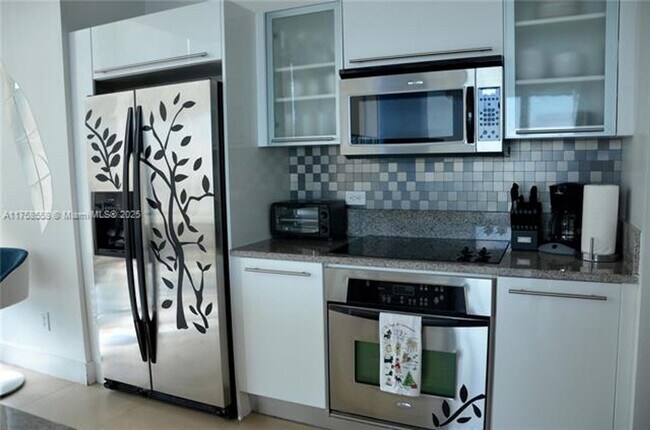 Building Photo - 888 Biscayne Blvd