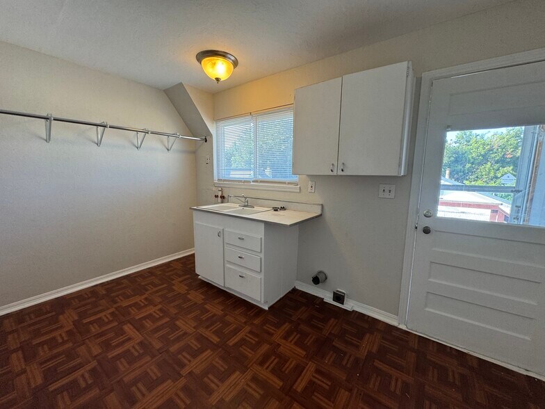 Building Photo - 6007 NW 32nd St