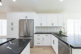 Building Photo - 23554 N 73rd Pl