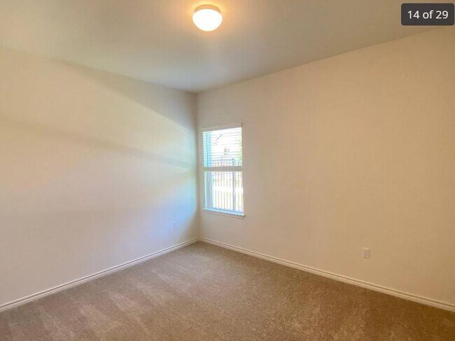 Building Photo - 9315 Looksee Ln