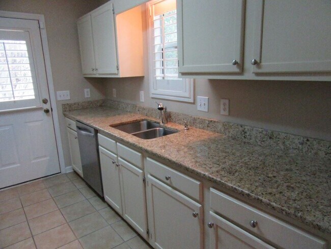 Building Photo - 937 Tiffany Ln