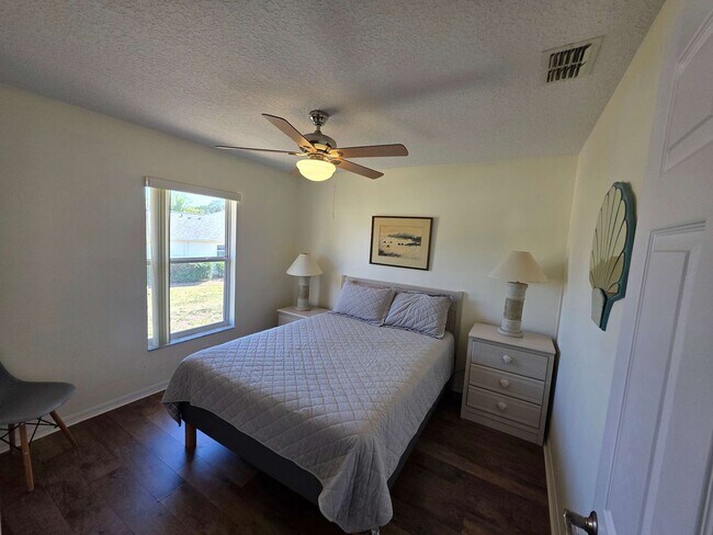 Building Photo - 1398 N Foxrun Terrace