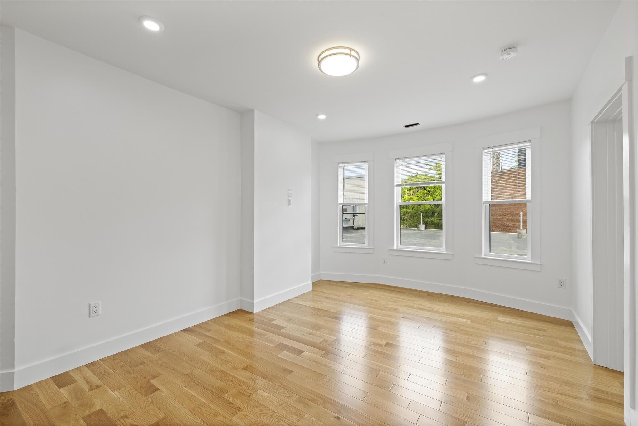 Building Photo - 401 Columbia St