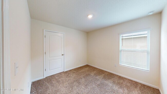Building Photo - 8118 Meadow Walk Ln