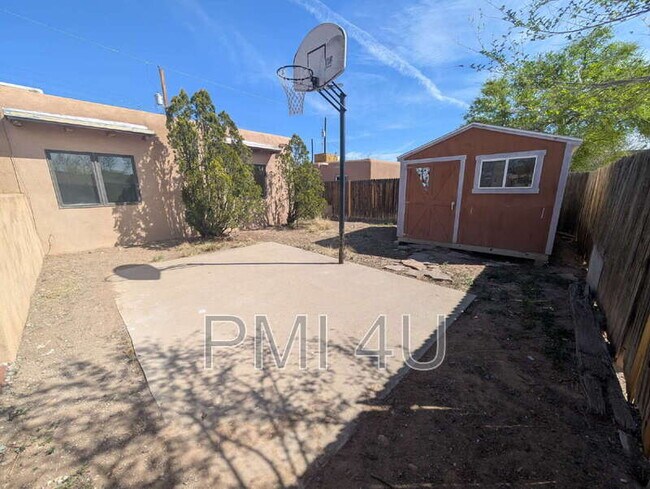 Building Photo - 2646 Floral Rd NW