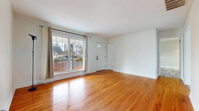 Building Photo - 450 Redwood Ave