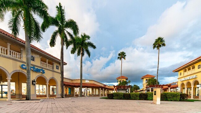 Building Photo - 137 NE 3rd St