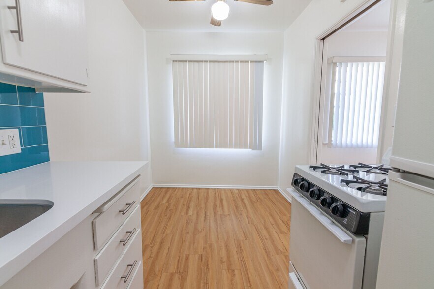Building Photo - 667-669-669 Levering Ave
